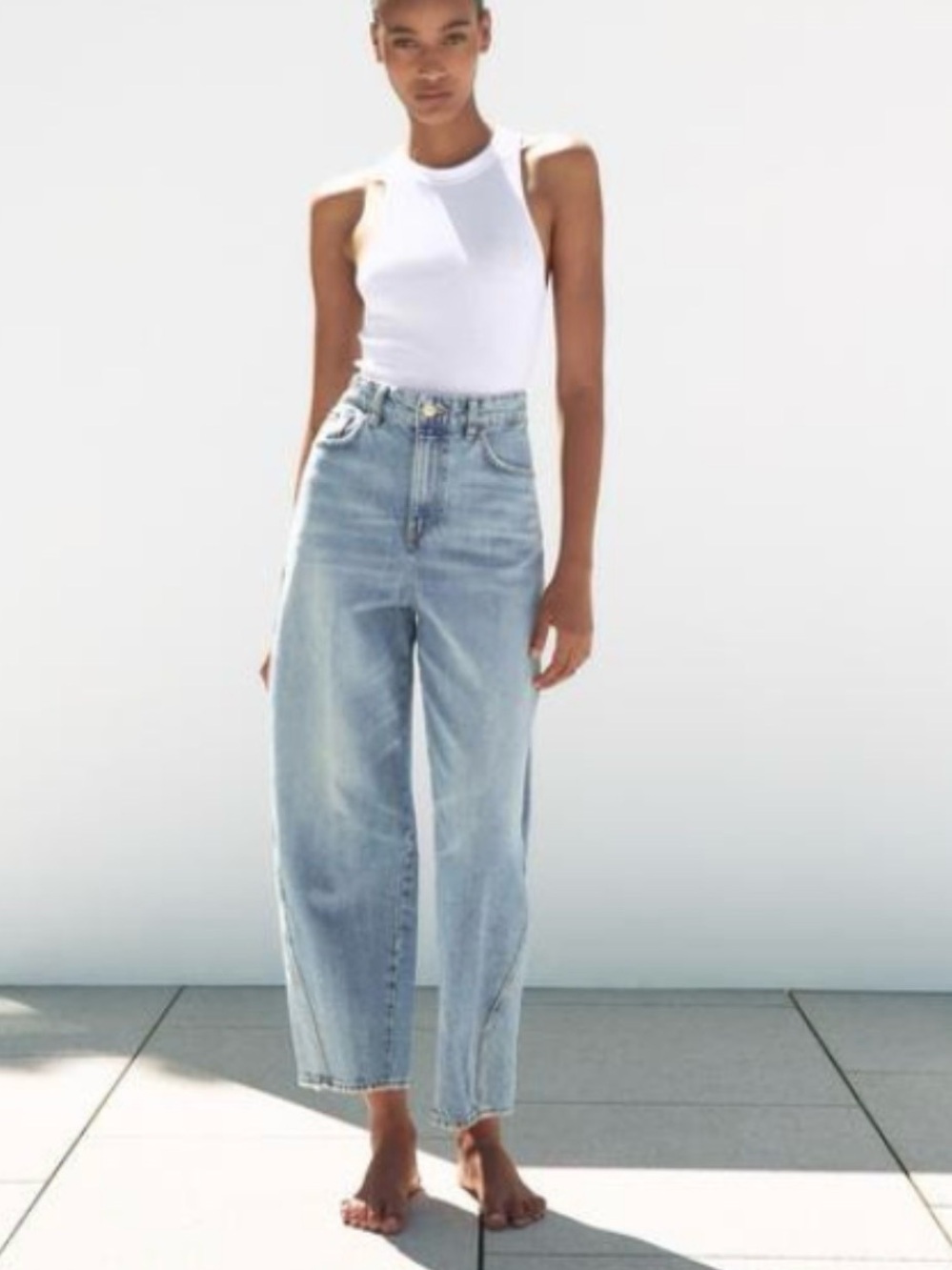 Zara TRF MID-RISE TAPERED JEANS
0/8727/022/405/38